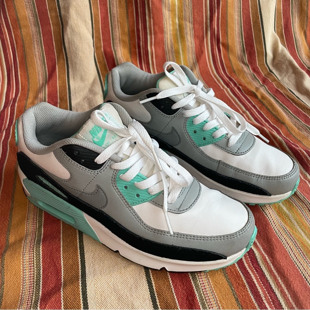 Nike Air Max 90 LTR Youth Sz 7 White-Light Smoke Grey-Hyper Turquoise GUC